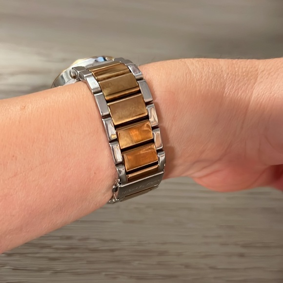 Michael Kors watch. - Picture 2 of 3